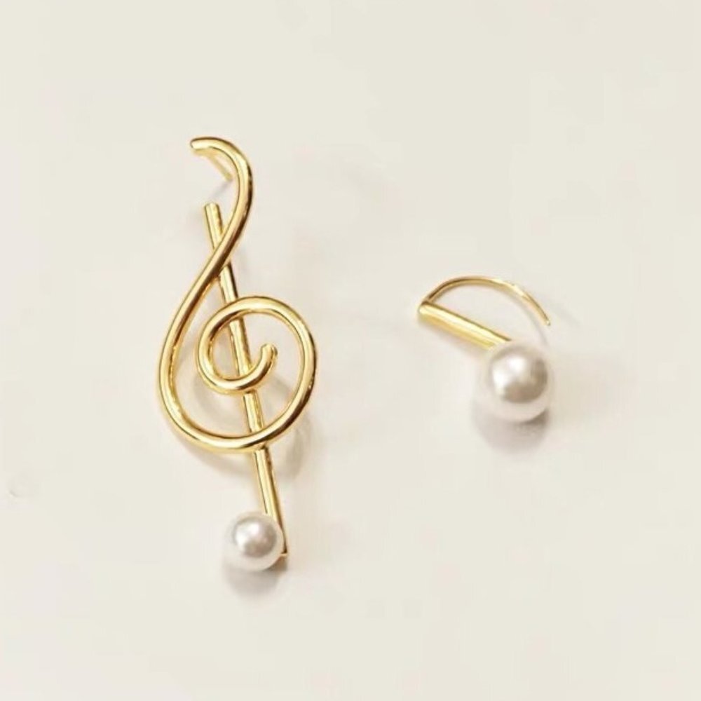 Music Note Pearl Asymmetric Earrings Treble Clef Note